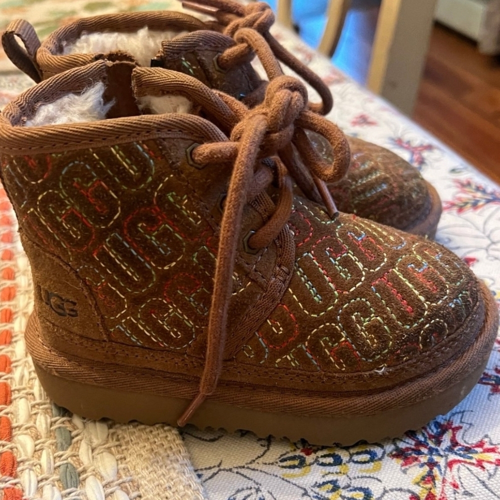 UGG Girls Chestnut Suede Lace-Up Boot with Multicolor Stitching Toddler Size 7